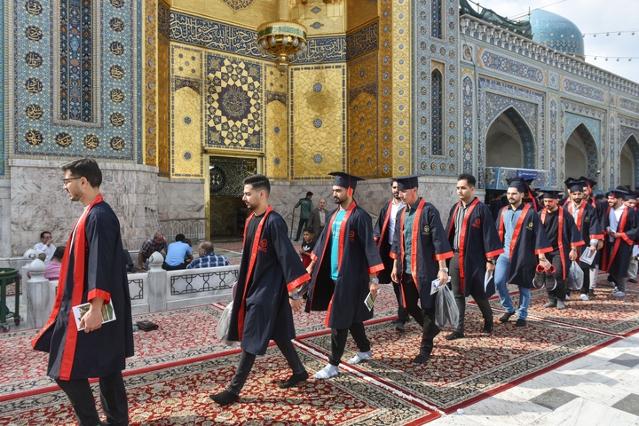 جشن فارغ التحصیلی دانشجویان دانشگاه فرهنگیان در حرم مطهر رضوی