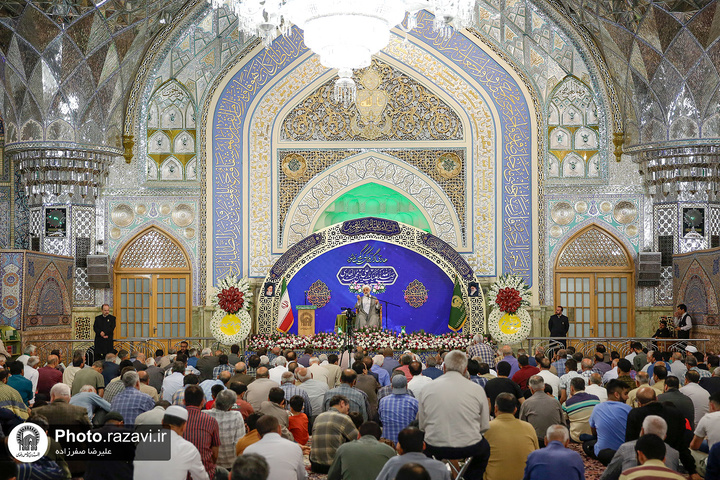 الحرم الرضوي الشريف عشية ولادة الإمام الهادي (ع)