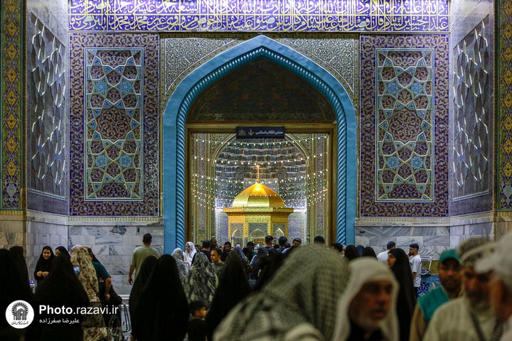 الحرم الرضوي الشريف عشية ولادة الإمام الهادي (ع)