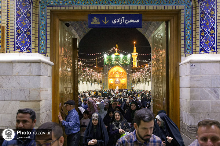 الحرم الرضوي الشريف عشية ولادة الإمام الهادي (ع)