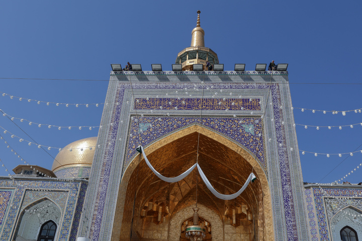 تركيب نقش الغدیریة في الحرم الرضوي الشریف