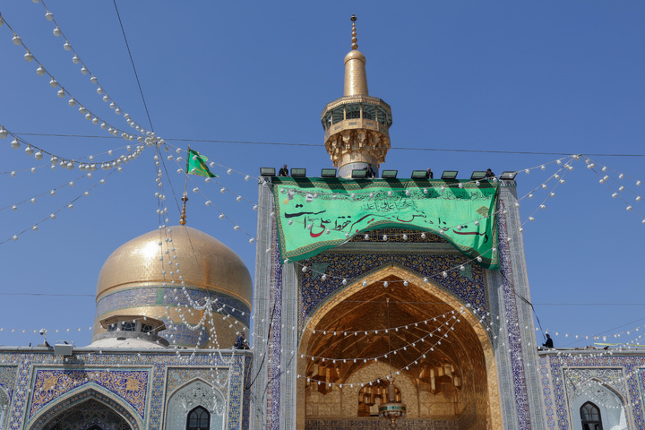 تركيب نقش الغدیریة في الحرم الرضوي الشریف