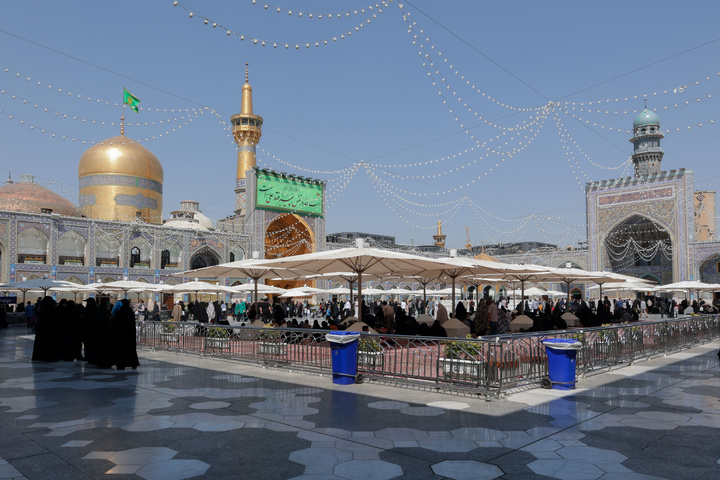 تركيب نقش الغدیریة في الحرم الرضوي الشریف