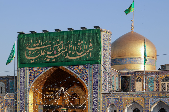 تركيب نقش الغدیریة في الحرم الرضوي الشریف