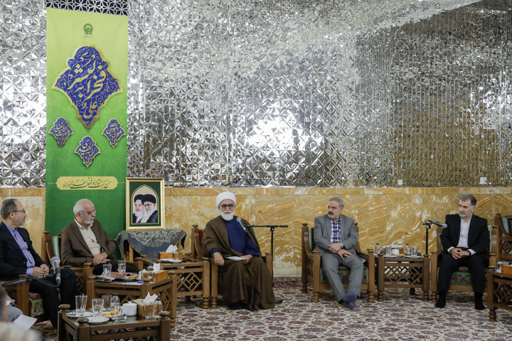 لقاء لجنة تحكيم مهرجان الإمام الرضا (ع) الدولي الرابع للإعلام بمتولي العتبة الرضوية المقدسة