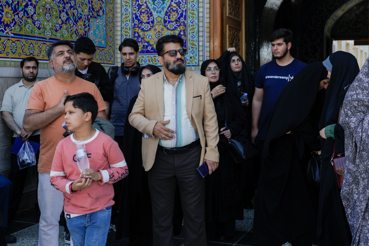 لجنة تحكيم مهرجان الإمام الرضا (ع) والفائزون في المهرجان يزورون المشاريع المعماریة في العتبة الرضوية المقدسة