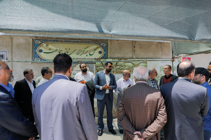 لجنة تحكيم مهرجان الإمام الرضا (ع) والفائزون في المهرجان يزورون المشاريع المعماریة في العتبة الرضوية المقدسة