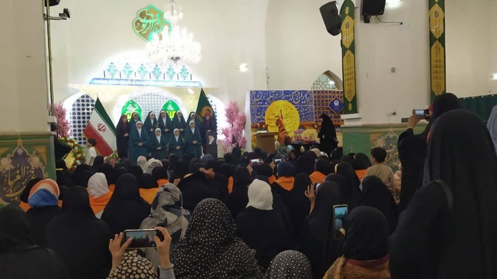 ’’بانوی علوی‘‘ کے عنوان سے اردو زبان خواتین کے لئے حرم امام رضا(ع) میں خصوصی جشن کا انعقاد ’’بانوی علوی‘‘ کے عنوان سے اردو زبان خواتین کے لئے حرم امام رضا(ع) میں خصوصی جشن کا انعقاد