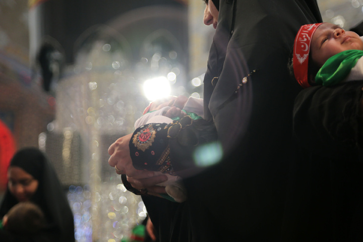 مراسم« الرُضَّع الحسینیین» الروحانیة في الحرم الرضوي الشریف