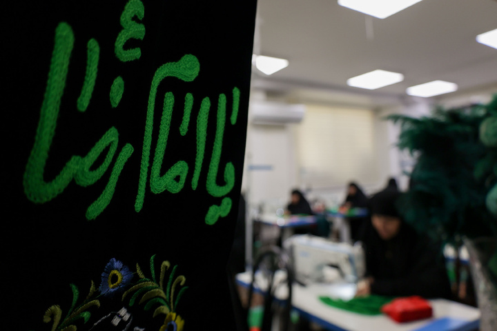 ورشة خياطة ملابس الأطفال الرُضّع الحسینیین