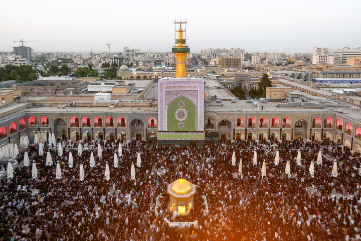 إذن العزاء في الحرم الرضوي، والقلوب مستعدة للحزن والحماسة الحسينية