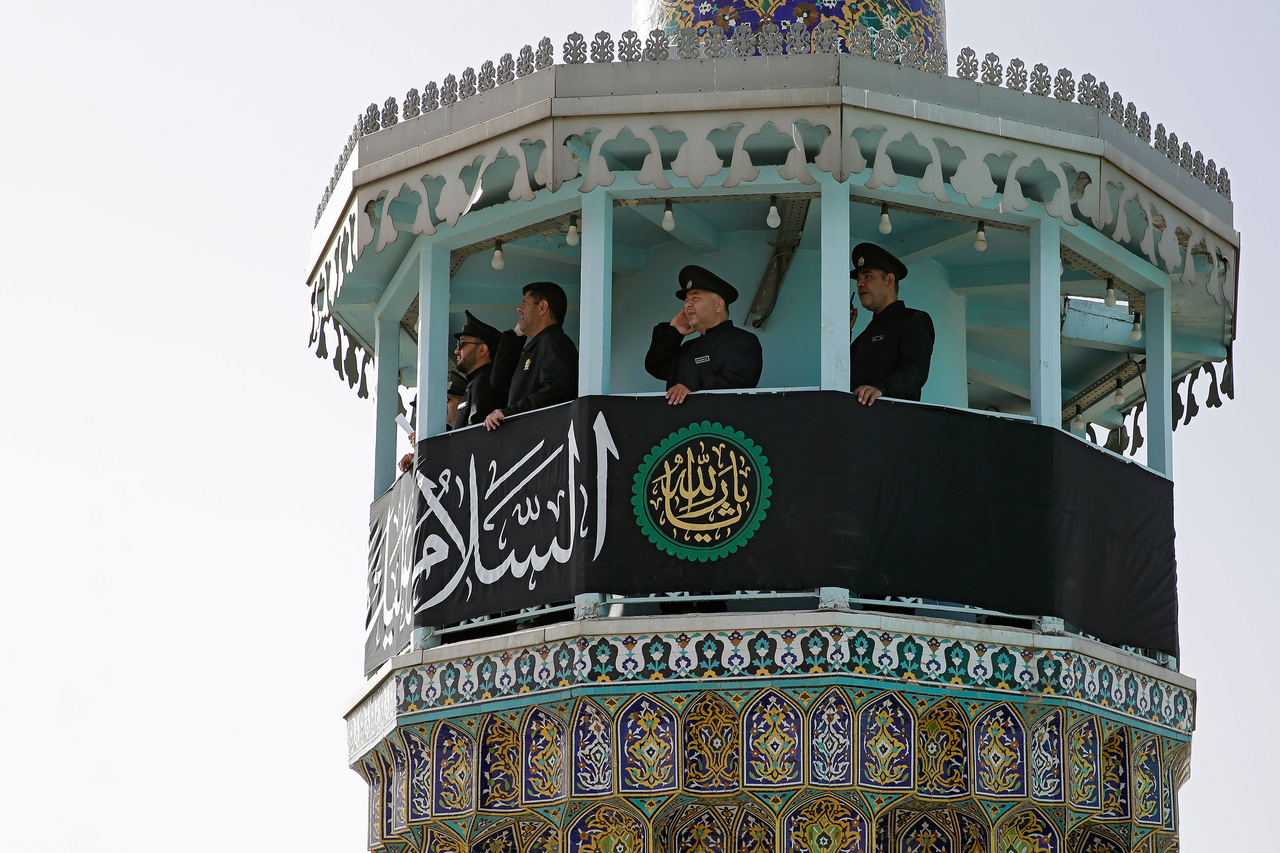 محرم الحرام کی مناسبت سے حرم امام رضا(ع) میں ’’صلا‘‘ کے روایتی پروگرام کا انعقاد