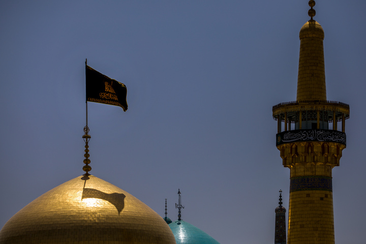 محرم الحرام کی مناسبت سے حرم امام رضا علیہ السلام سیاہ پوش