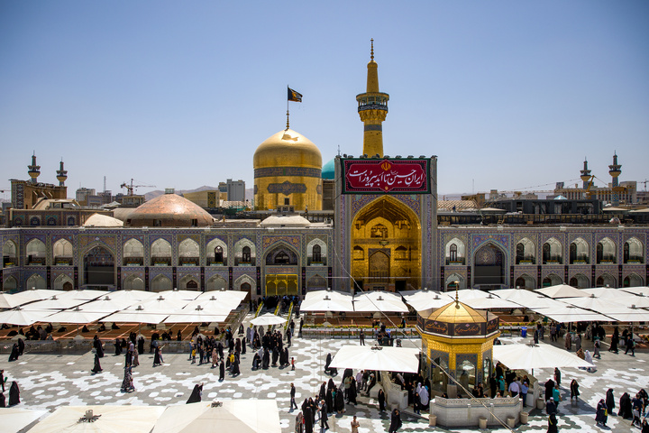 محرم الحرام کی مناسبت سے حرم امام رضا علیہ السلام سیاہ پوش