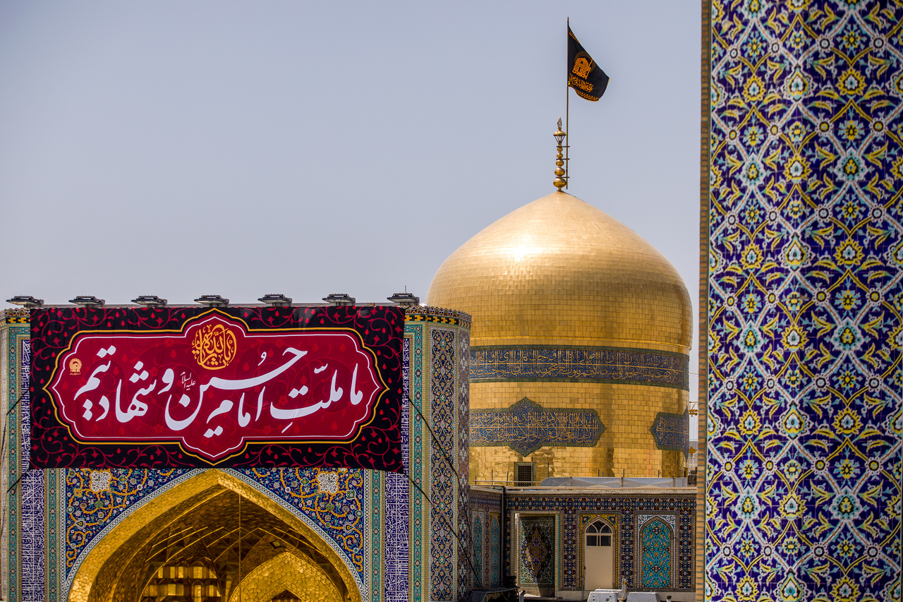 الحرم الرضوي یکتسي بالسواد بمناسبة حلول شهر محرم الحرام