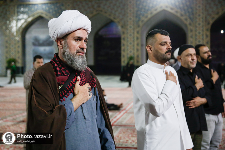 أقيم برنامج « أبو القربة» في الحرم الرضوي الشریف