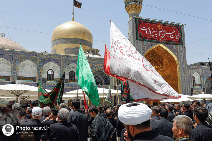 حرم امام رضا (ع) میں نومحرم الحرام کی مناسبت سے عزاداری کا انعقاد