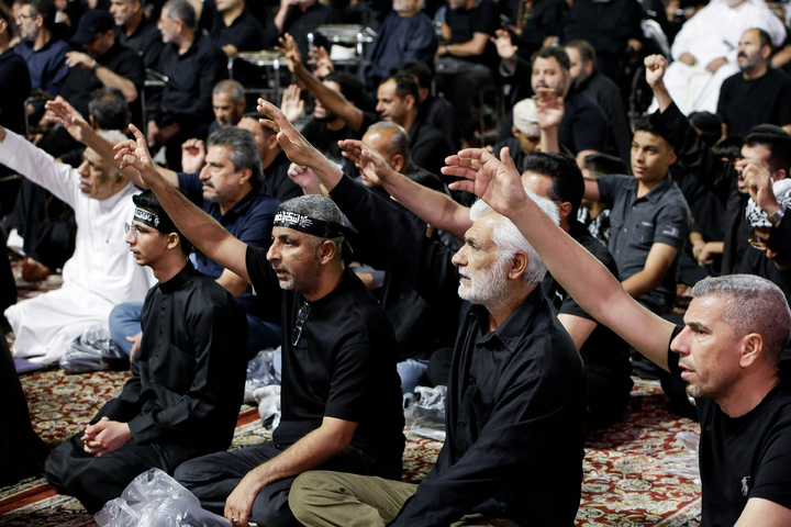 غیرملکی زائرین کی موجودگی میں امام حسیین (ع) کی شامِ غریباں کے مراسم