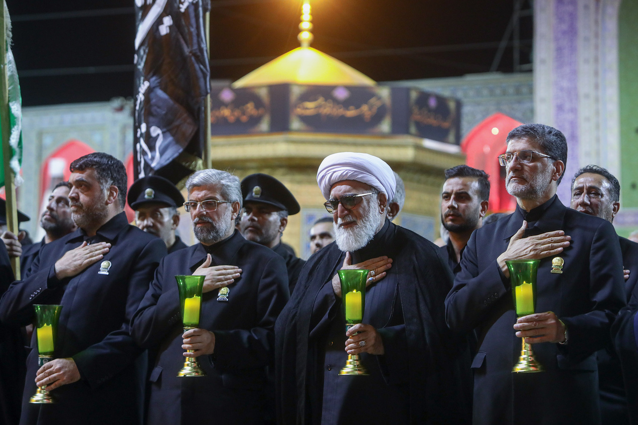 حرم امام رضا(ع) میں امام حسین(ع) کی شام غریباں کے مراسم کا انعقاد