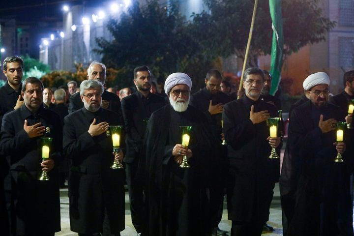 مراسم لیلة غرباء الإمام الحسین (ع) في الحرم الرضوي الشریف