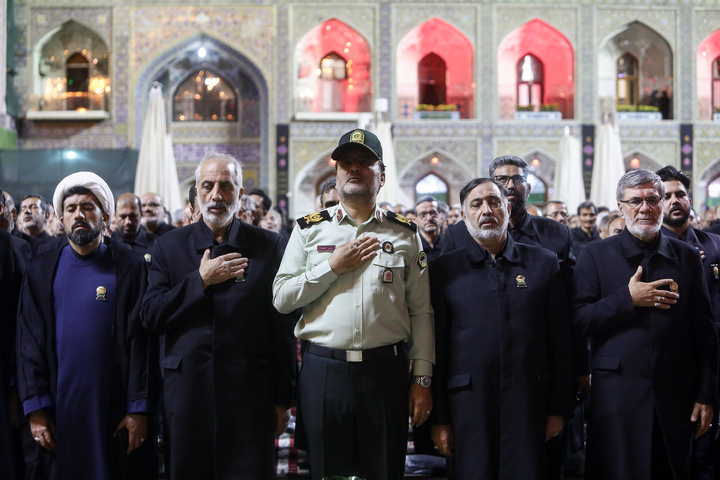 مراسم لیلة غرباء الإمام الحسین (ع) في الحرم الرضوي الشریف