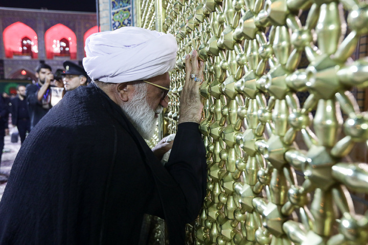 مراسم لیلة غرباء الإمام الحسین (ع) في الحرم الرضوي الشریف