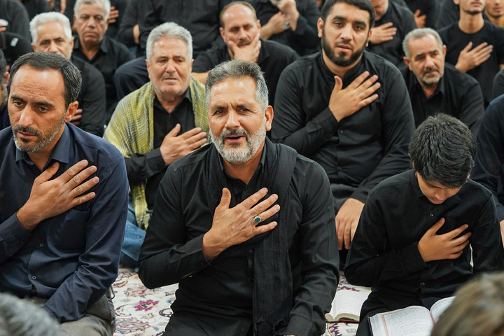 عاشور کے دن حرم امام رضا(ع) میں مقتل خوانی کے مراسم
