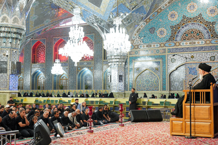 عاشور کے دن حرم امام رضا(ع) میں مقتل خوانی کے مراسم