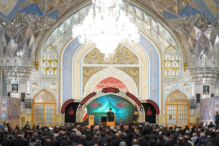 عاشور کے دن حرم امام رضا(ع) میں مقتل خوانی کے مراسم
