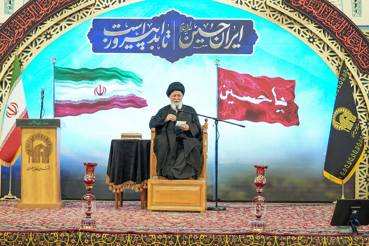 عاشور کے دن حرم امام رضا(ع) میں مقتل خوانی کے مراسم
