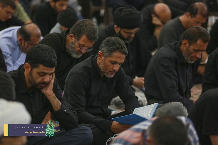 قرائت دعای ندبه در مسجد مقدس جمکران