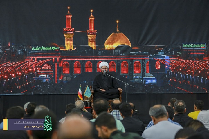 قرائت دعای ندبه در مسجد مقدس جمکران