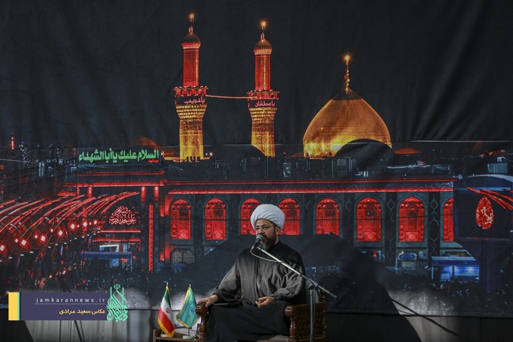قرائت دعای ندبه در مسجد مقدس جمکران