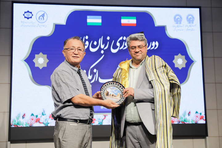 Persian language refresher course for Uzbek professors held at IRIU