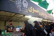 امام رضا(ع)  بین الاقوامی یونیورسٹی کی جانب سے شلمچہ بارڈر پر زائرین کو مختلف خدمات کی فراہمی