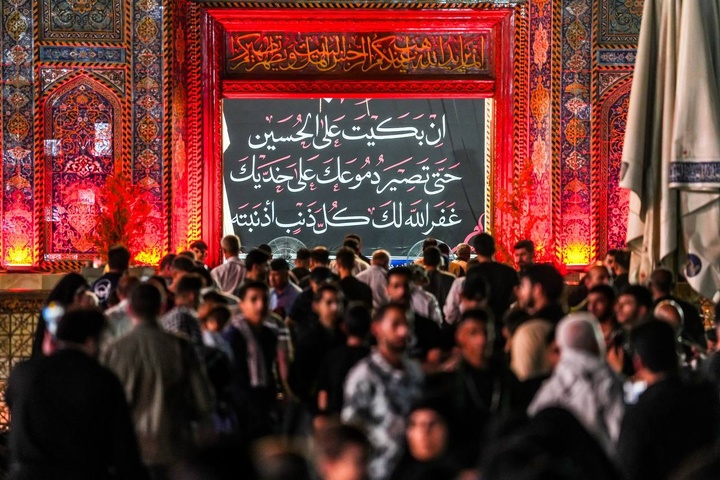 حضور انبوه زائران اربعین حسینی در حرم مطهر امامین عسکریین علیهم السلام