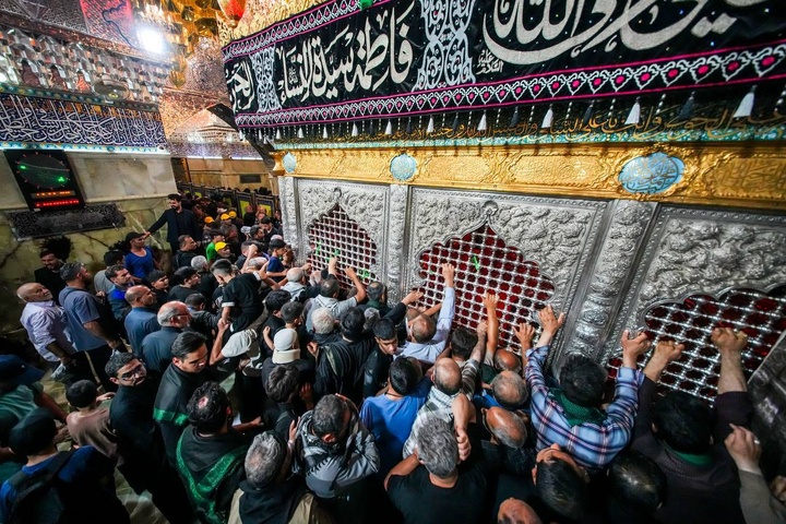 حضور انبوه زائران اربعین حسینی در حرم مطهر امامین عسکریین علیهم السلام