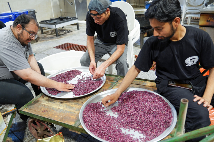 Central Kitchen of Astan Quds Razavi set up at Mehran Border