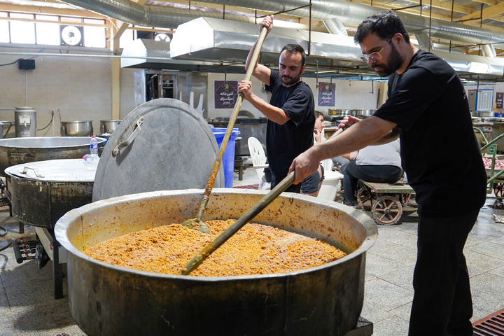 Central Kitchen of Astan Quds Razavi set up at Mehran Border