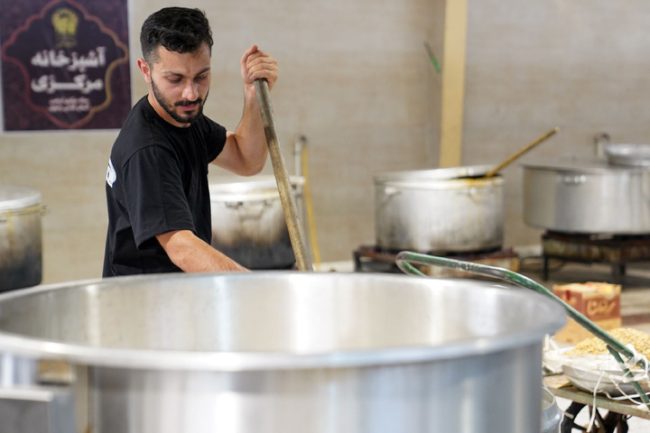 Central Kitchen of Astan Quds Razavi set up at Mehran Border