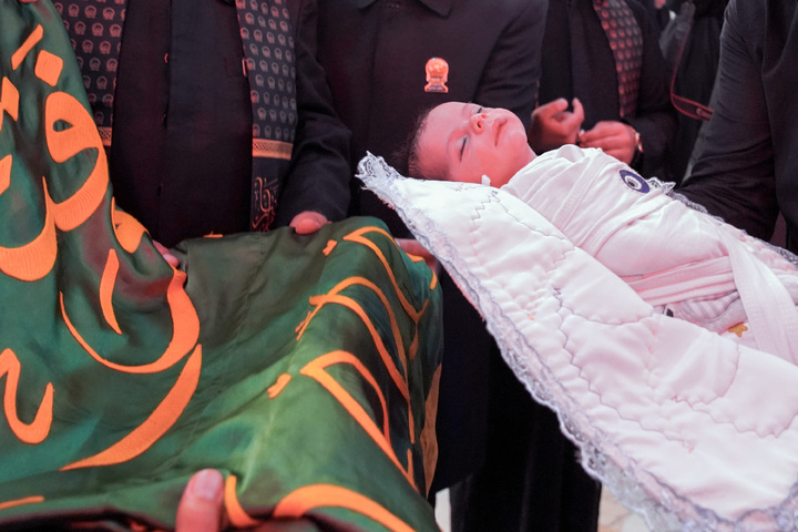 Imam Reza shrine servants present along Arbaeen pilgrimage route