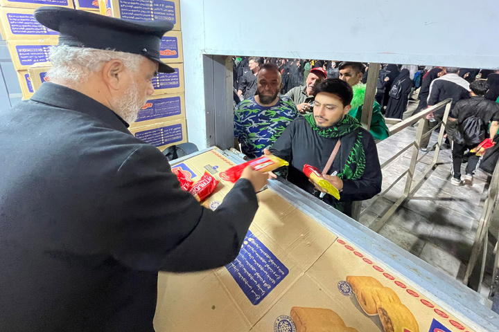 Mukib of Imam Reza Shrine stationed in Najaf