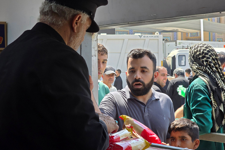 Mukib of Imam Reza Shrine stationed in Najaf