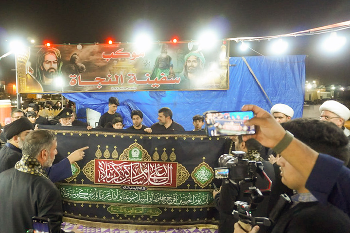 مشارکة قافلة خُدّام الحرم الرضوي الشريف في مسیرة الأربعين الحسيني