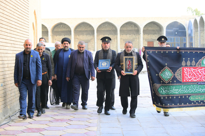 مشارکة قافلة خُدّام الحرم الرضوي الشريف في مسیرة الأربعين الحسيني