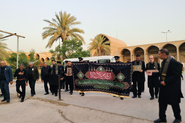 مشارکة قافلة خُدّام الحرم الرضوي الشريف في مسیرة الأربعين الحسيني