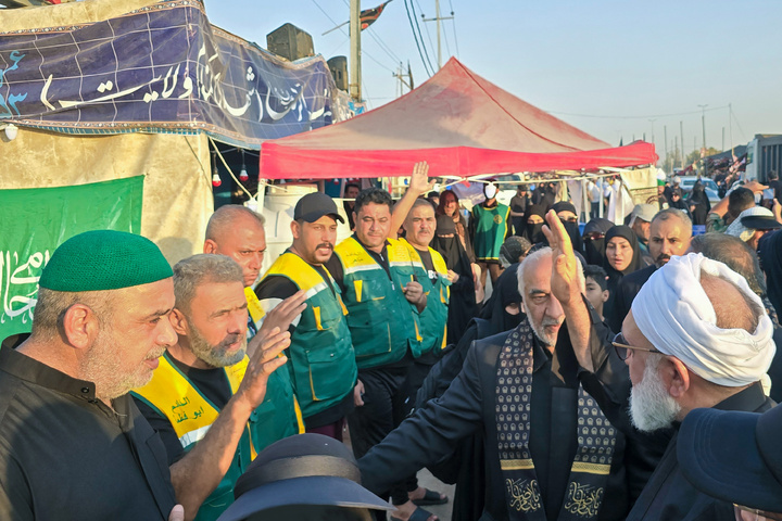 مشارکة متولي العتبة الرضویة المقدسة في مسیرة الأربعین الحسیني