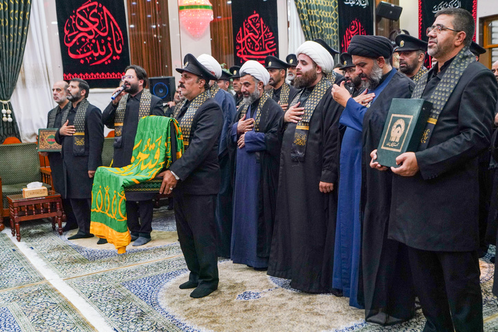 حرم امام رضا(ع) کے خادموں کی حرم امیرالمؤمنین میں حاضری