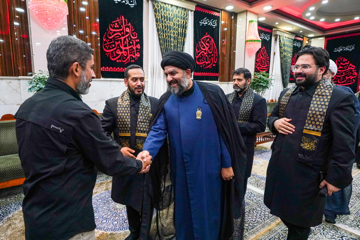 حرم امام رضا(ع) کے خادموں کی حرم امیرالمؤمنین میں حاضری
