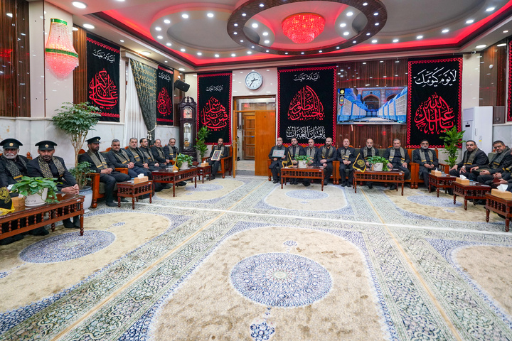 حرم امام رضا(ع) کے خادموں کی حرم امیرالمؤمنین میں حاضری